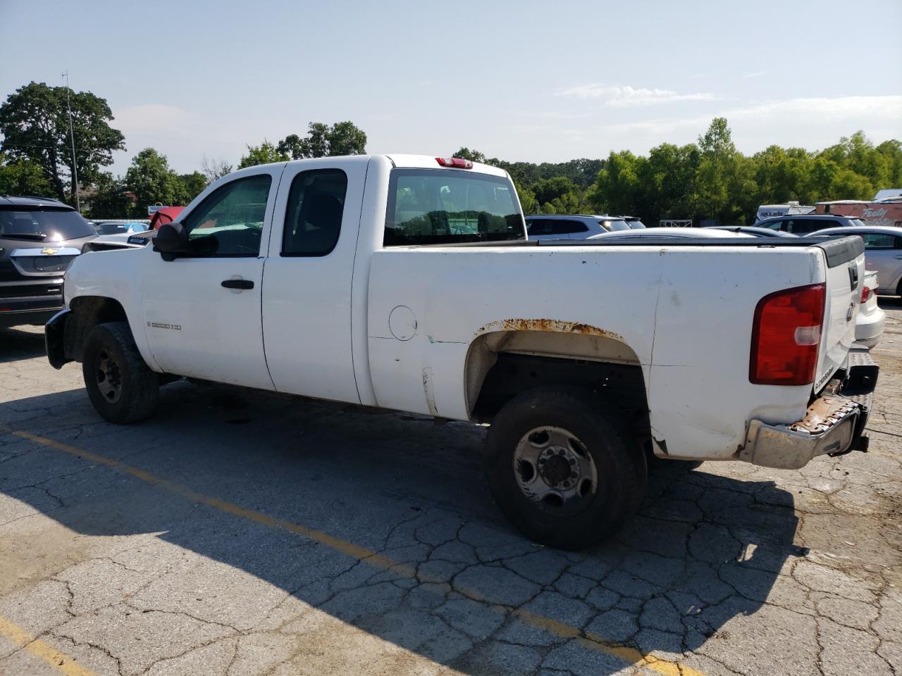 2008 Chevrolet Silverado C2500 Heavy Duty - Фото 2