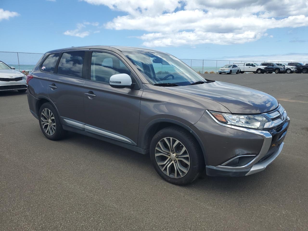 2017 Mitsubishi Outlander Es - Фото 4