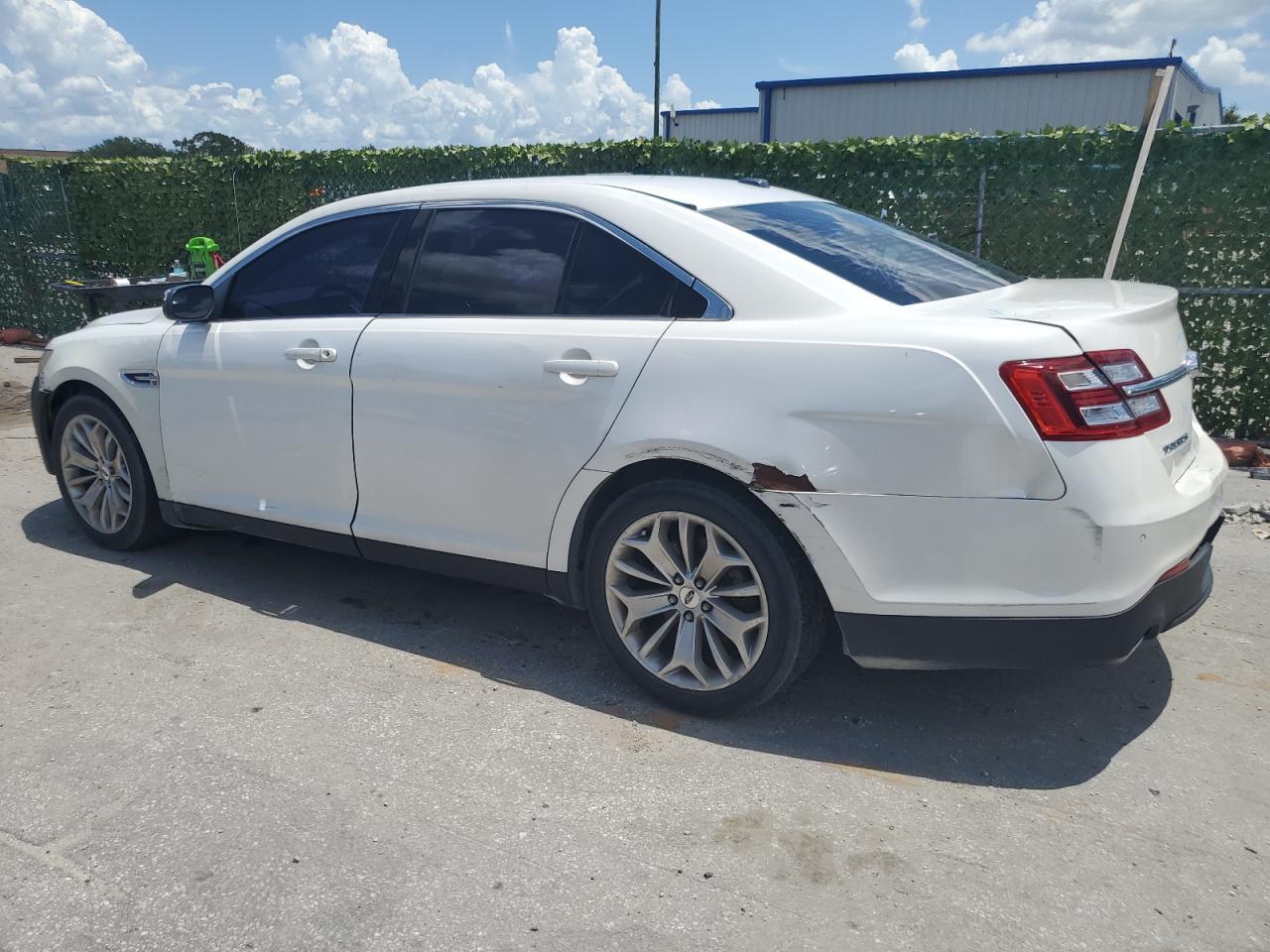 2014 Ford Taurus Limited - Фото 2