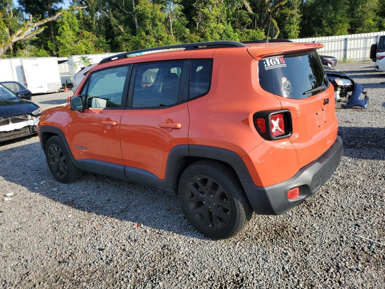2018 Jeep Renegade Latitude - Image 2