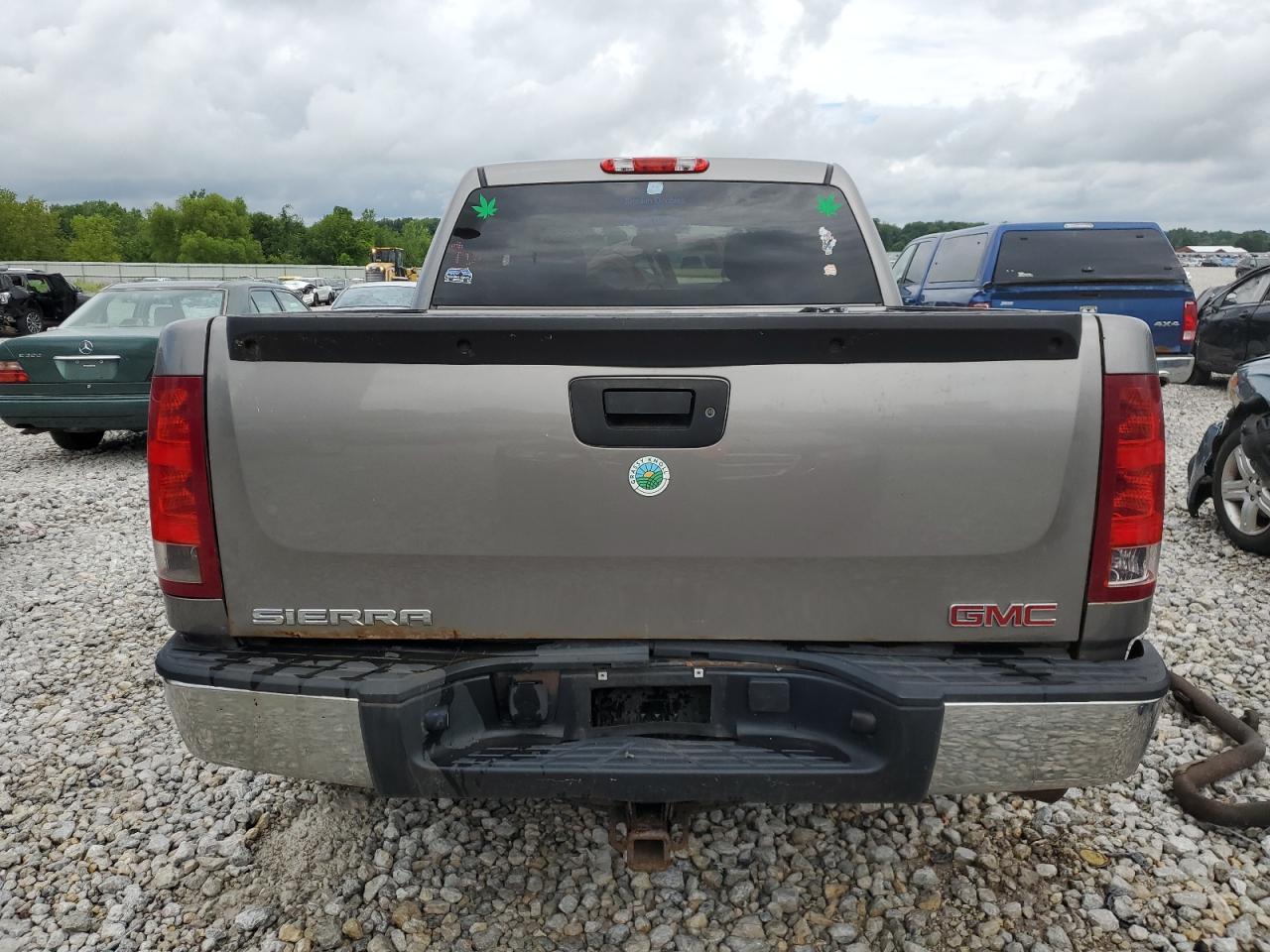 2009 GMC Sierra K1500 - Image 6