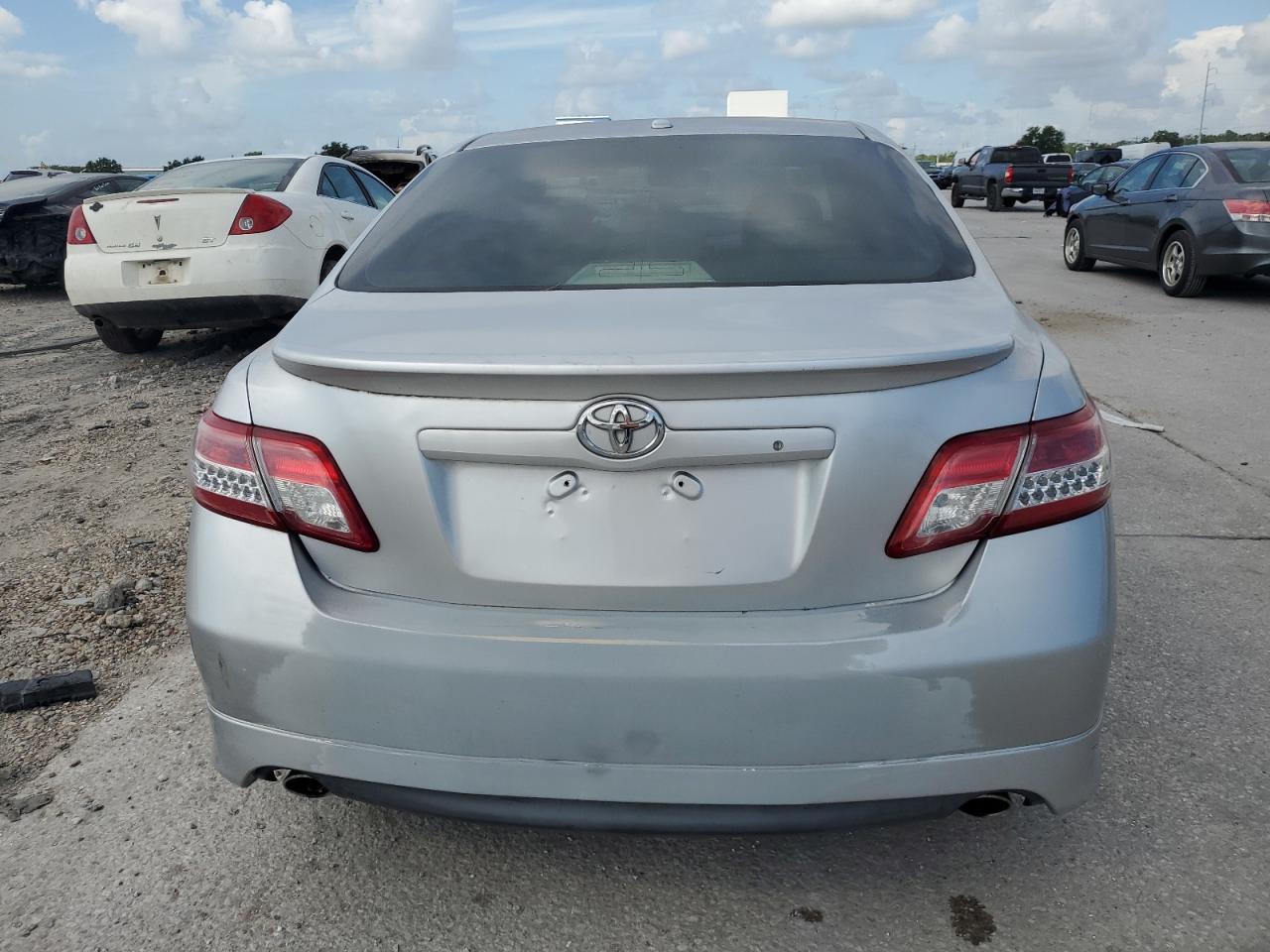 2010 Toyota Camry Base - Фото 6