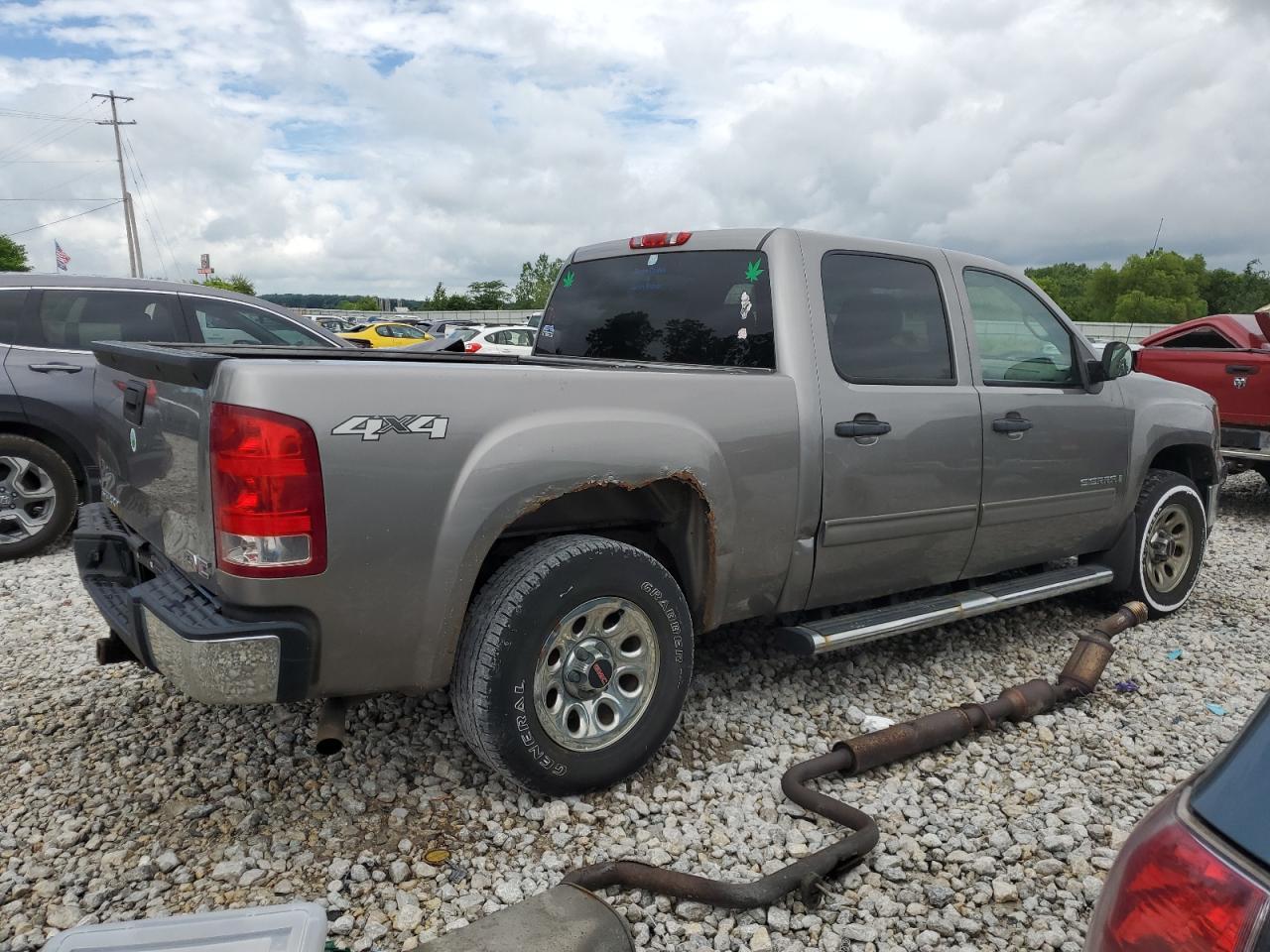 2009 GMC Sierra K1500 - Image 3