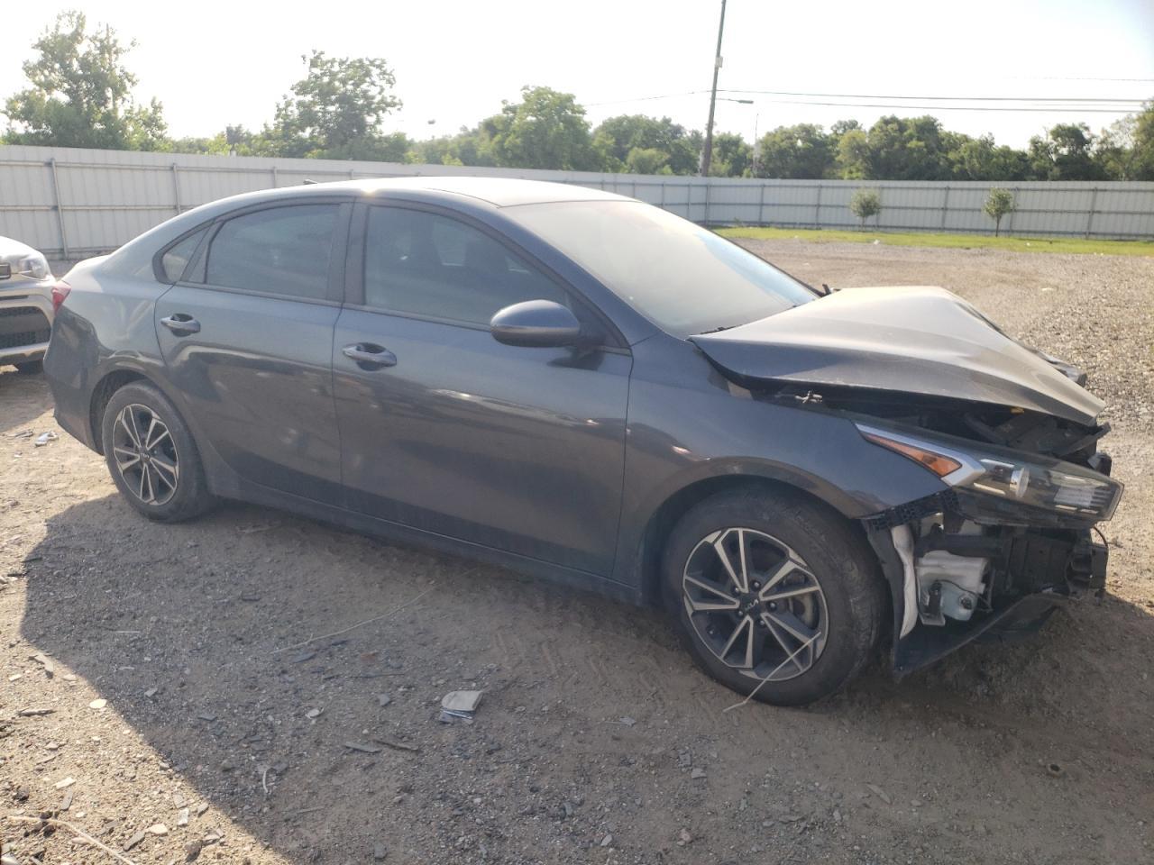 2022 Kia Forte Fe - Фото 4
