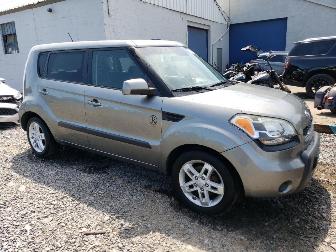 2011 Kia Soul + - Image 4