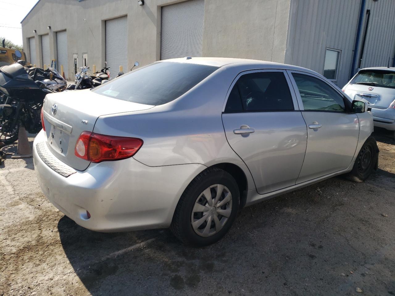 2010 Toyota Corolla Base - Фото 3