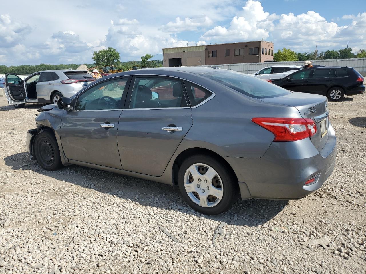 2017 Nissan Sentra S - Фото 2