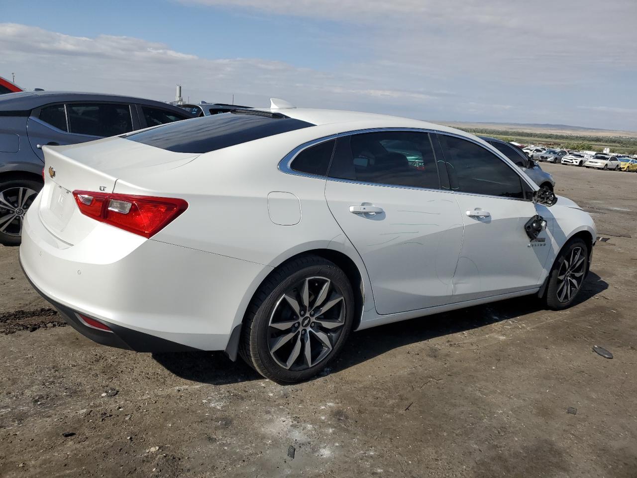 2017 Chevrolet Malibu Lt - Image 3