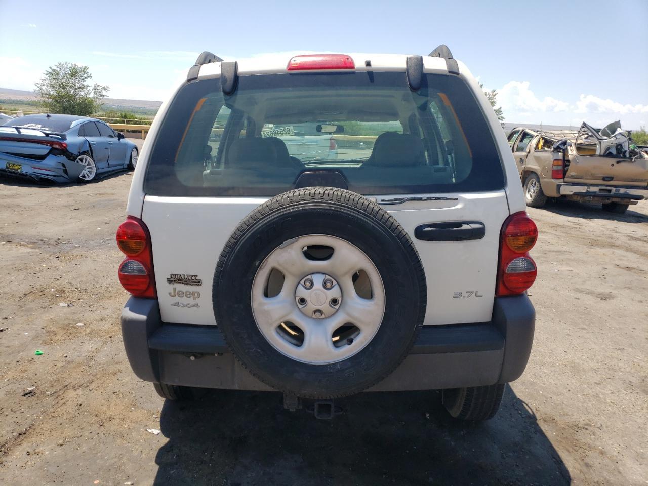 2004 Jeep Liberty - Фото 6