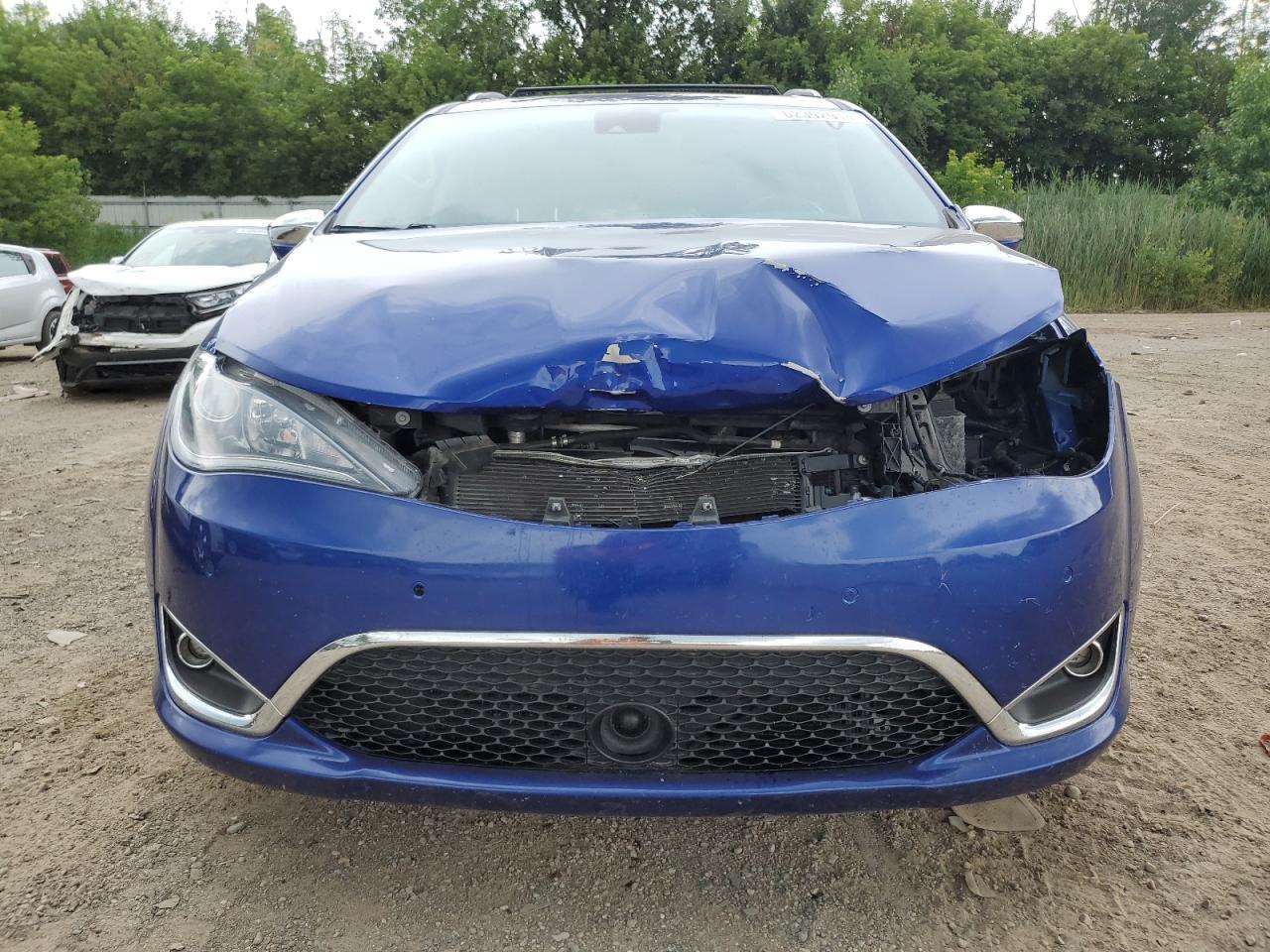 2018 Chrysler Pacifica Limited - Image 5