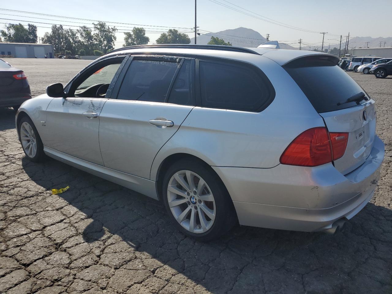 2011 BMW 328 Xi - Фото 2