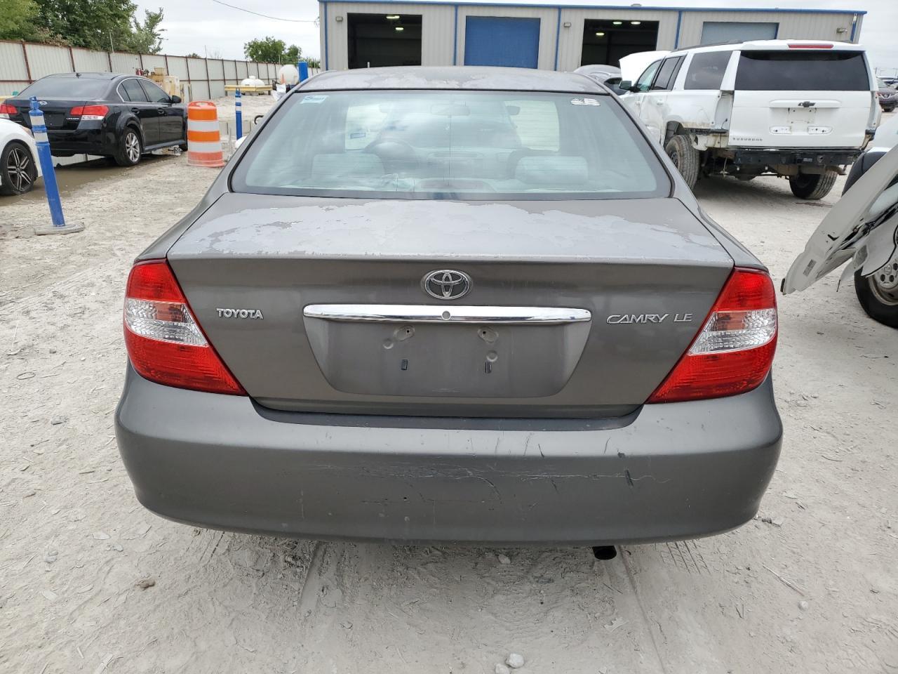 2002 Toyota Camry Le - Фото 6