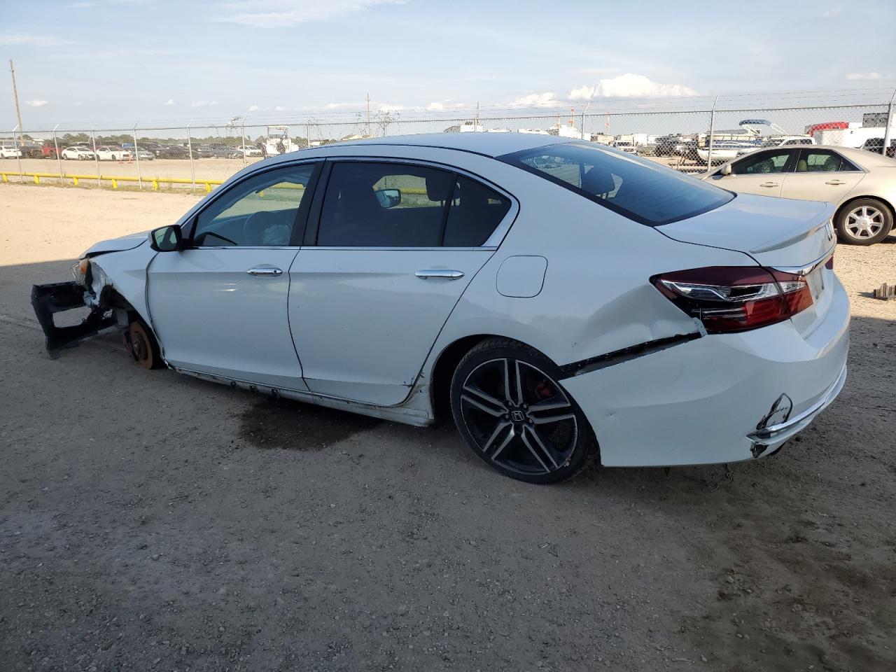 2016 Honda Accord Sport - Фото 2