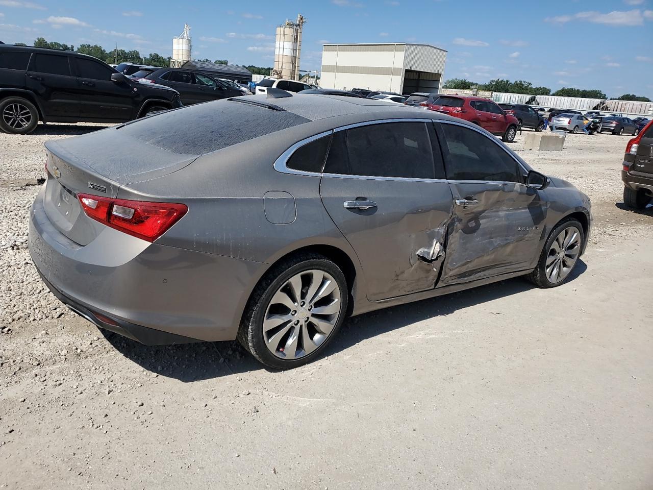 2017 Chevrolet Malibu Premier - Фото 3