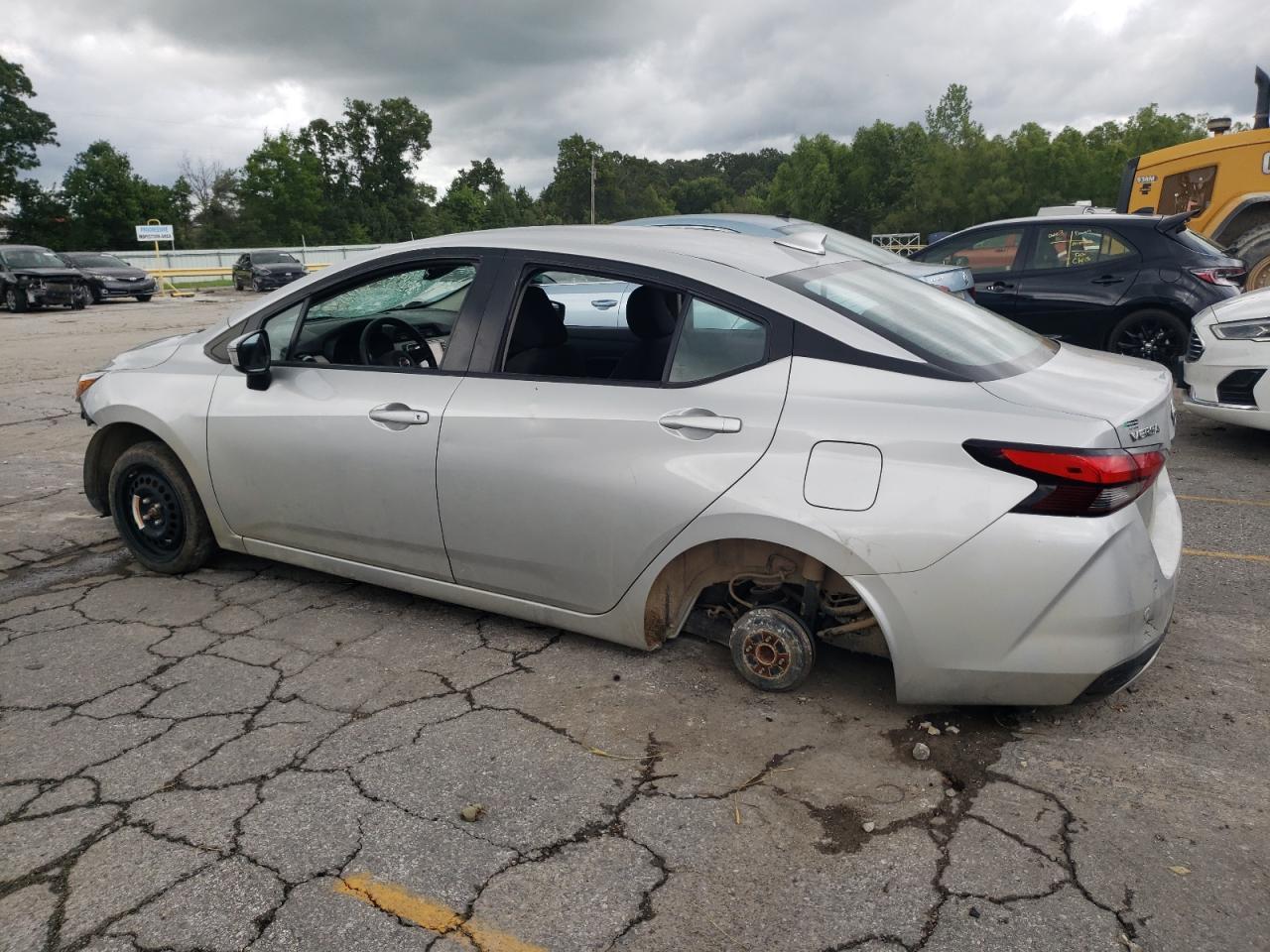 2020 Nissan Versa Sv - Фото 2