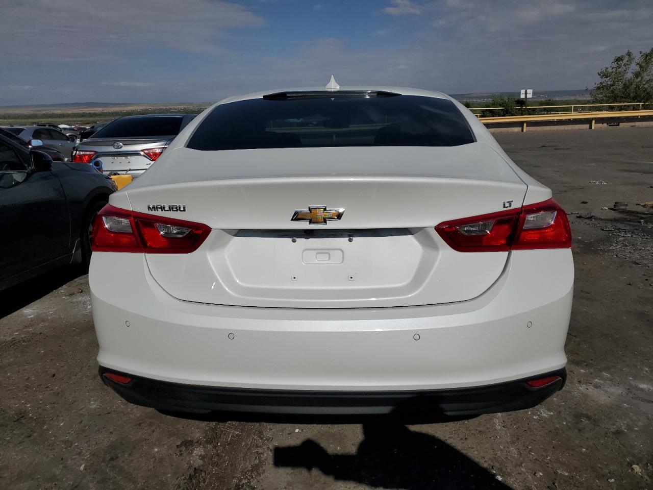 2017 Chevrolet Malibu Lt - Image 6
