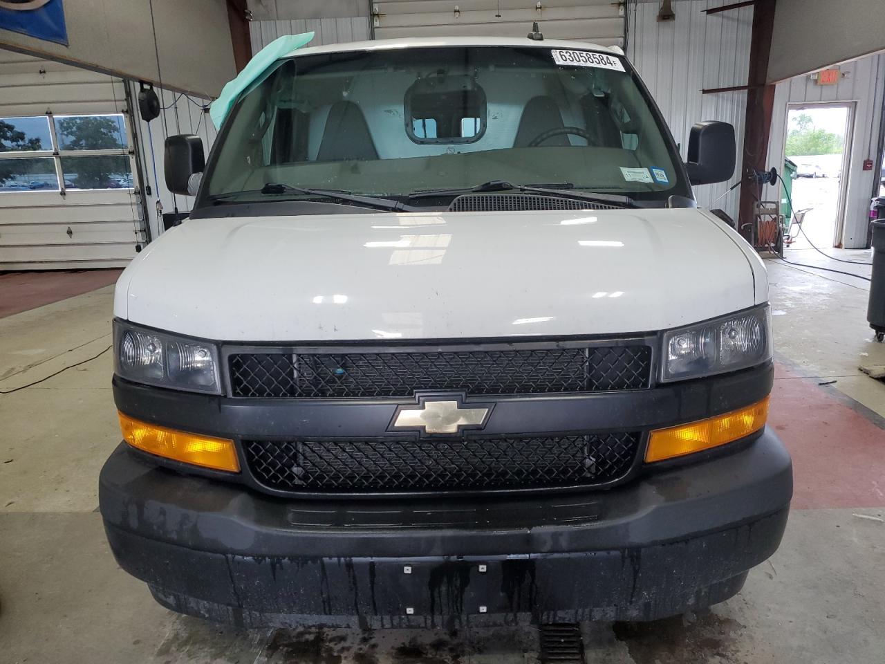 2018 Chevrolet Express G2500 - Image 5