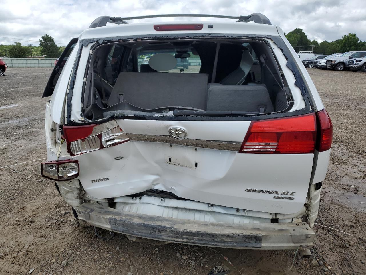 2004 Toyota Sienna Xle - Фото 6