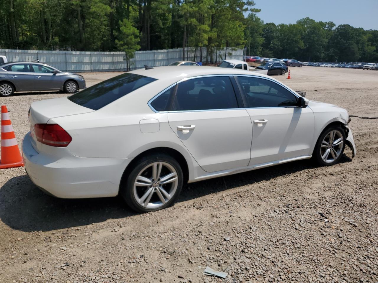 2014 Volkswagen Passat Se - Фото 3