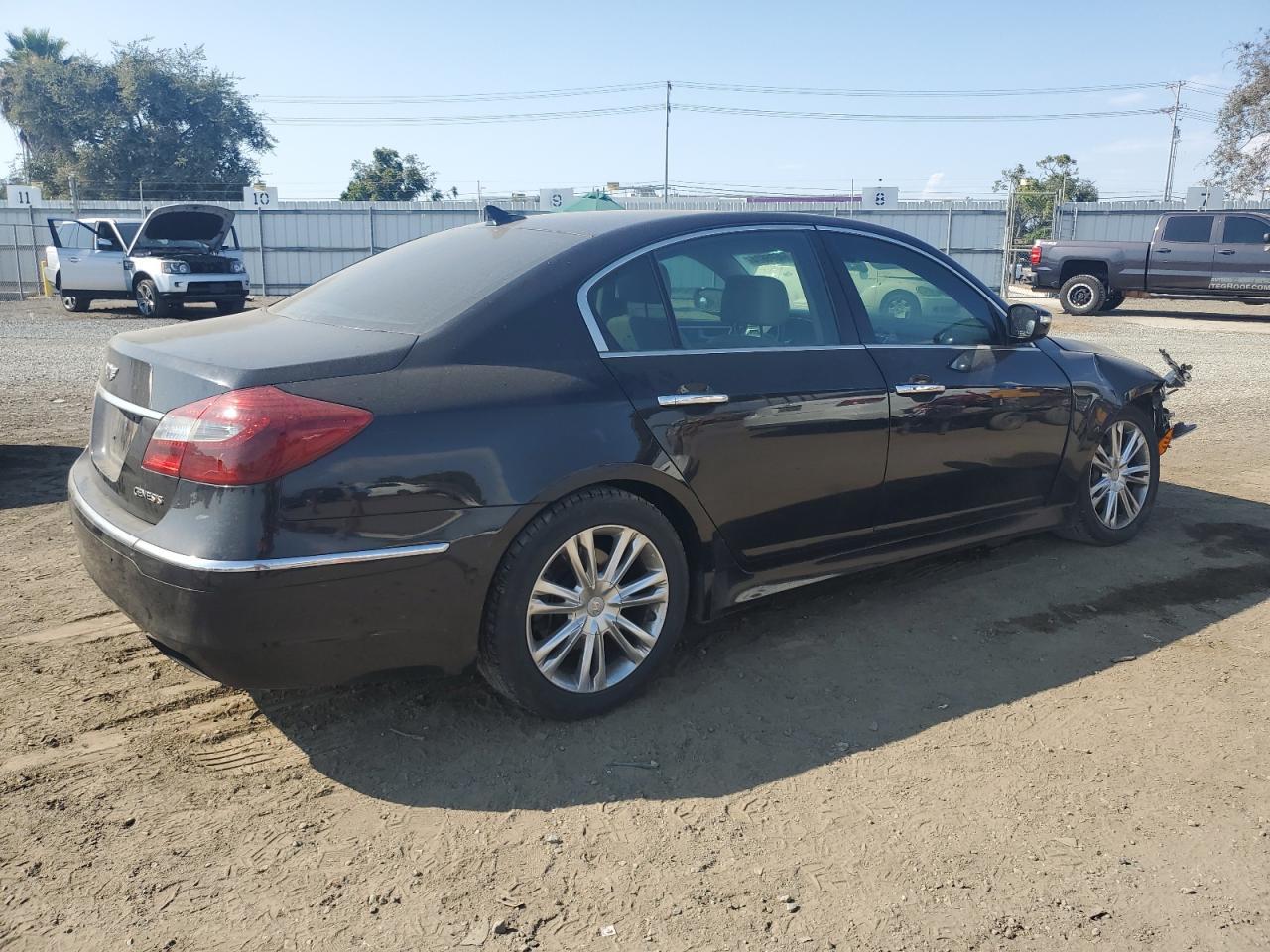2014 Hyundai Genesis 3.8L - Image 3
