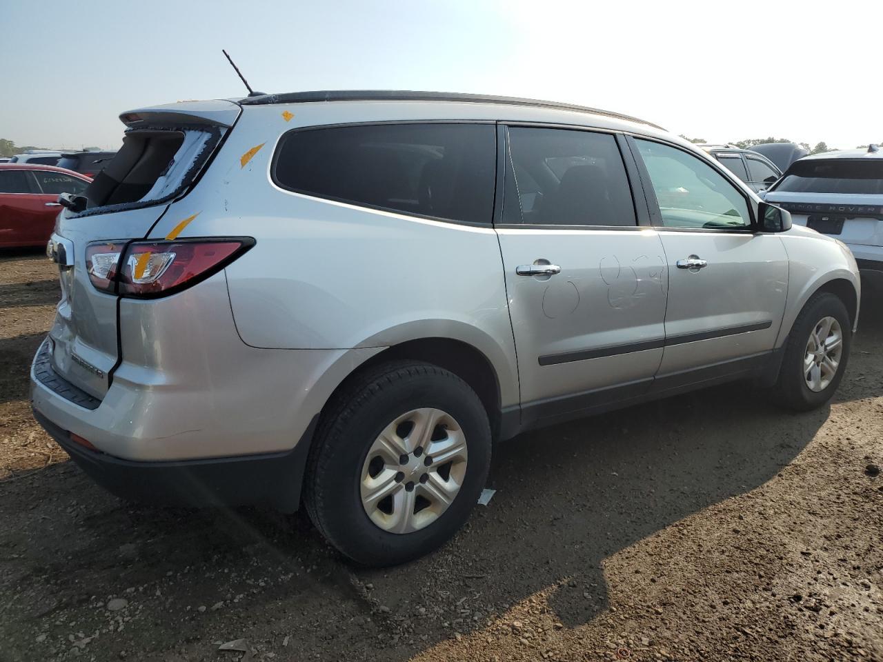 2015 Chevrolet Traverse Ls - Фото 3