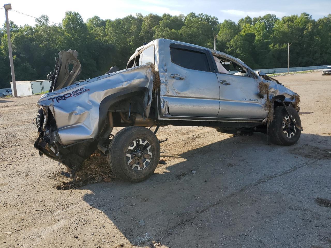 2016 Toyota Tacoma Double Cab - Фото 3