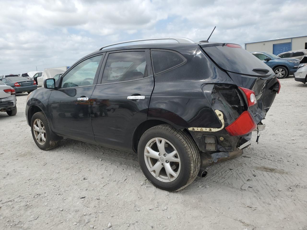 2010 Nissan Rogue S - Image 2