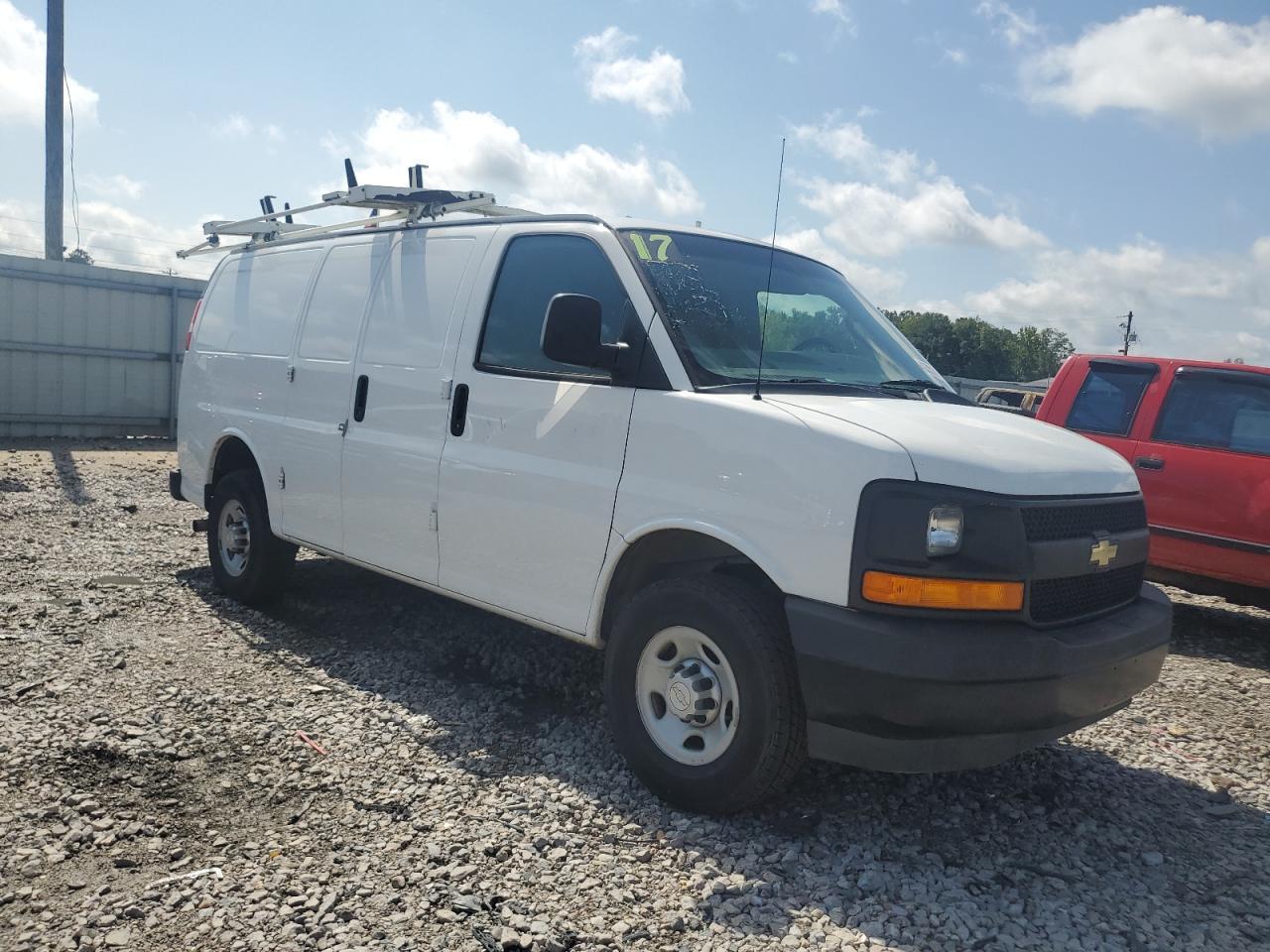 2017 Chevrolet Express G2500 - Фото 4