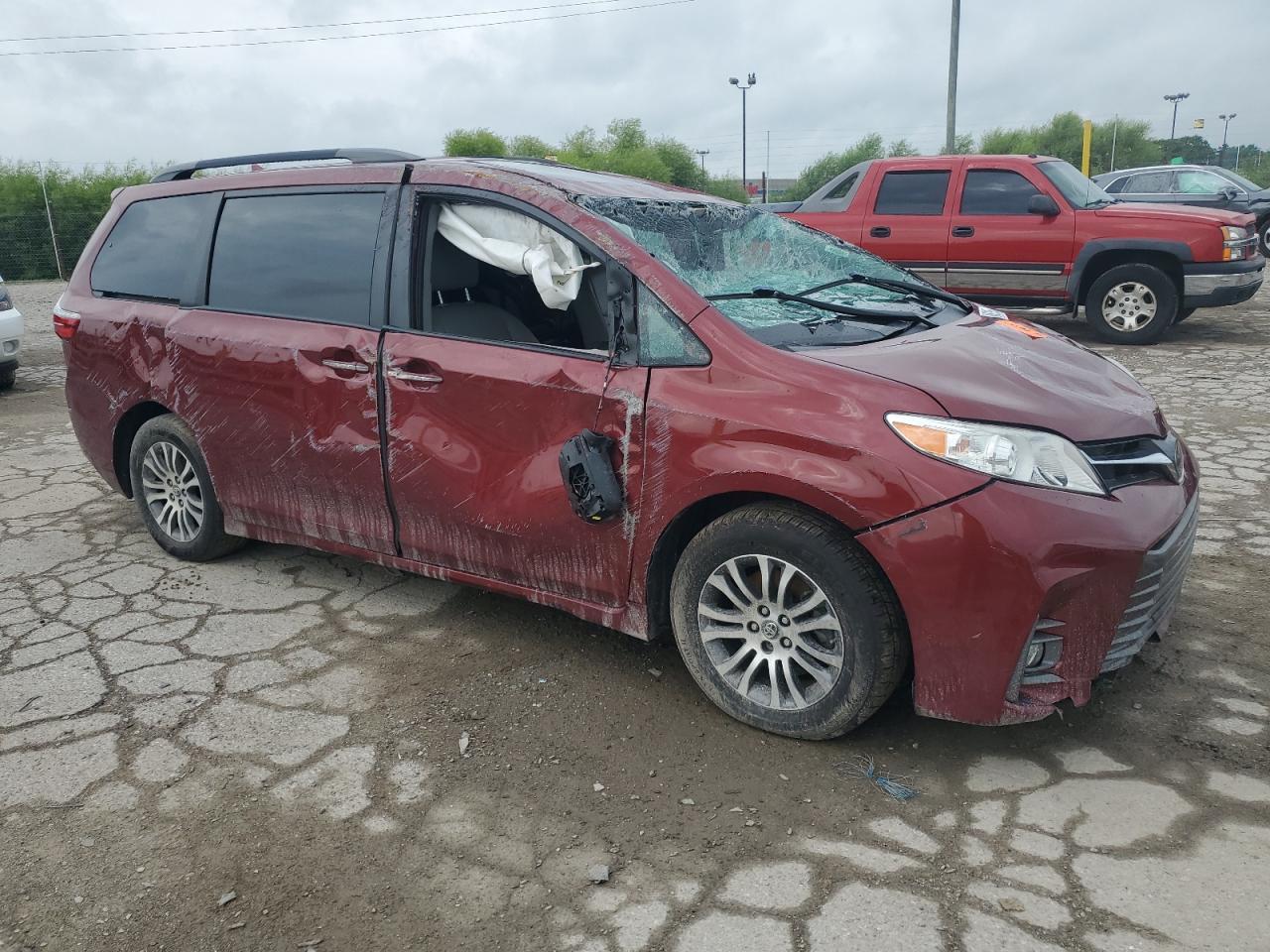 2020 Toyota Sienna Xle - Фото 4