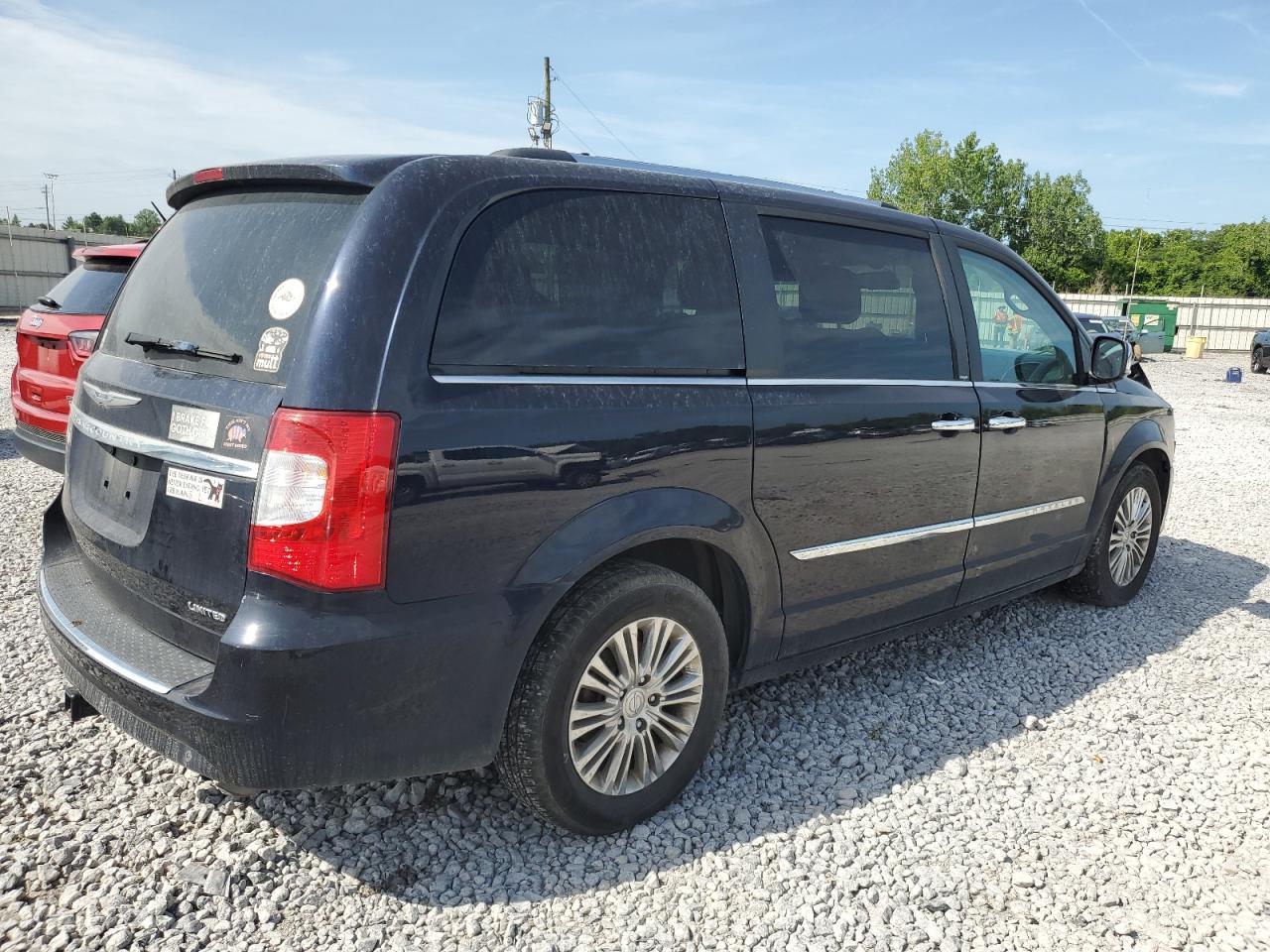 2011 Chrysler Town & Country Limited Limited - Фото 3