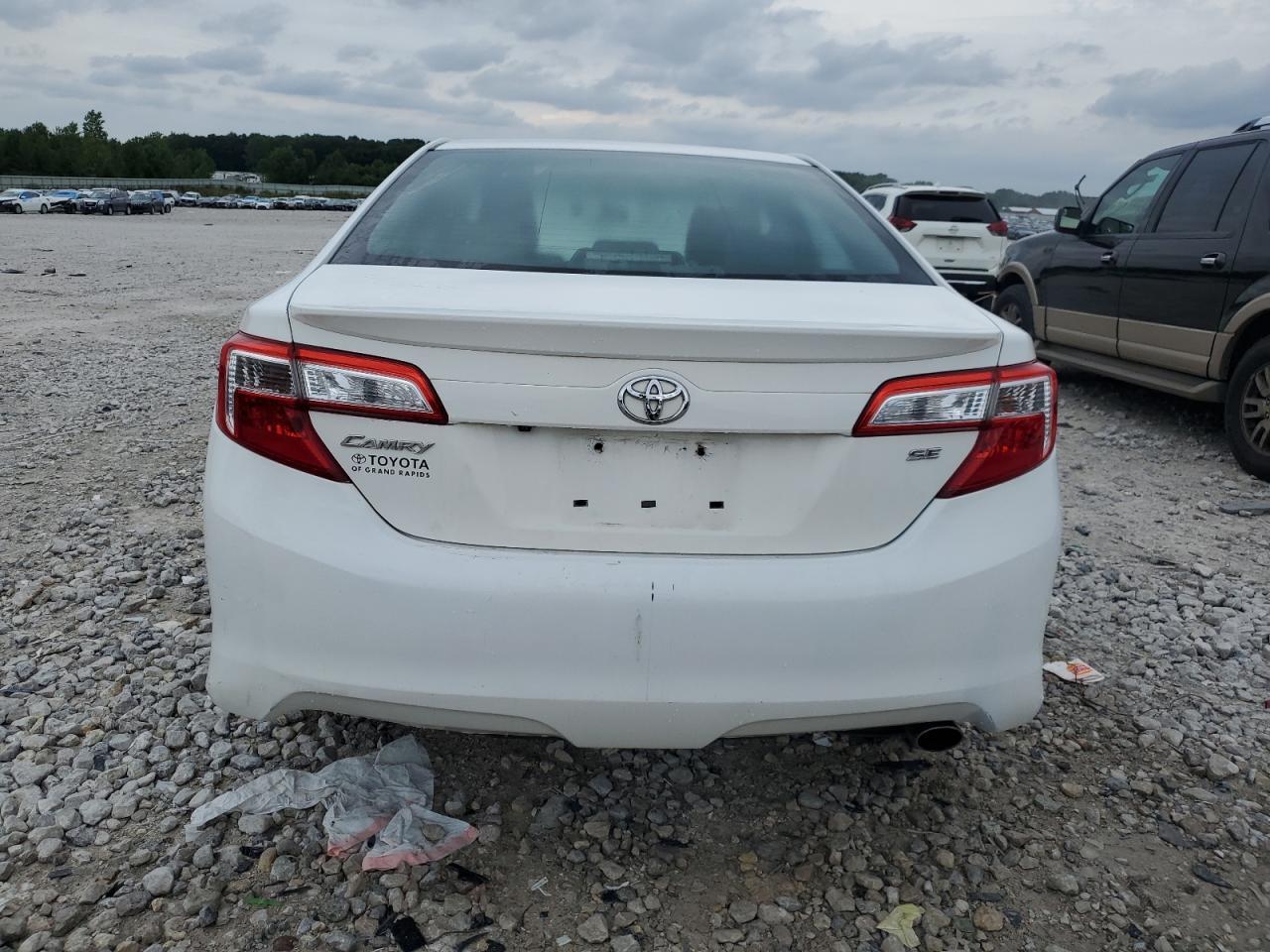 2014 Toyota Camry L - Image 6