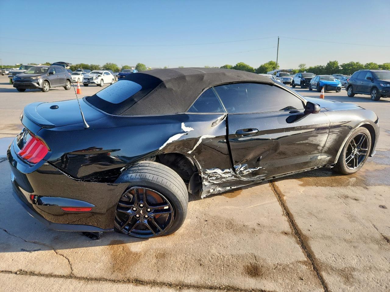 2022 Ford Mustang - Фото 3