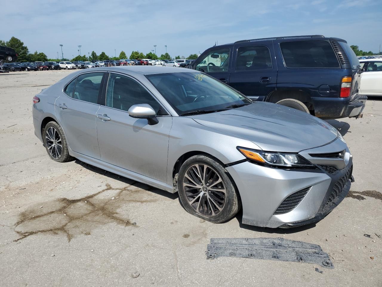 2020 Toyota Camry Se - Image 4