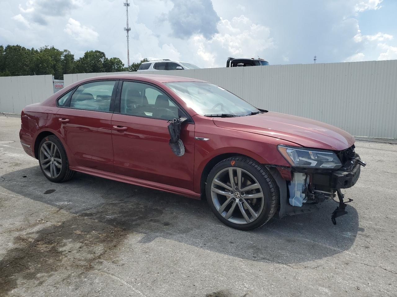 2018 Volkswagen Passat S - Фото 4