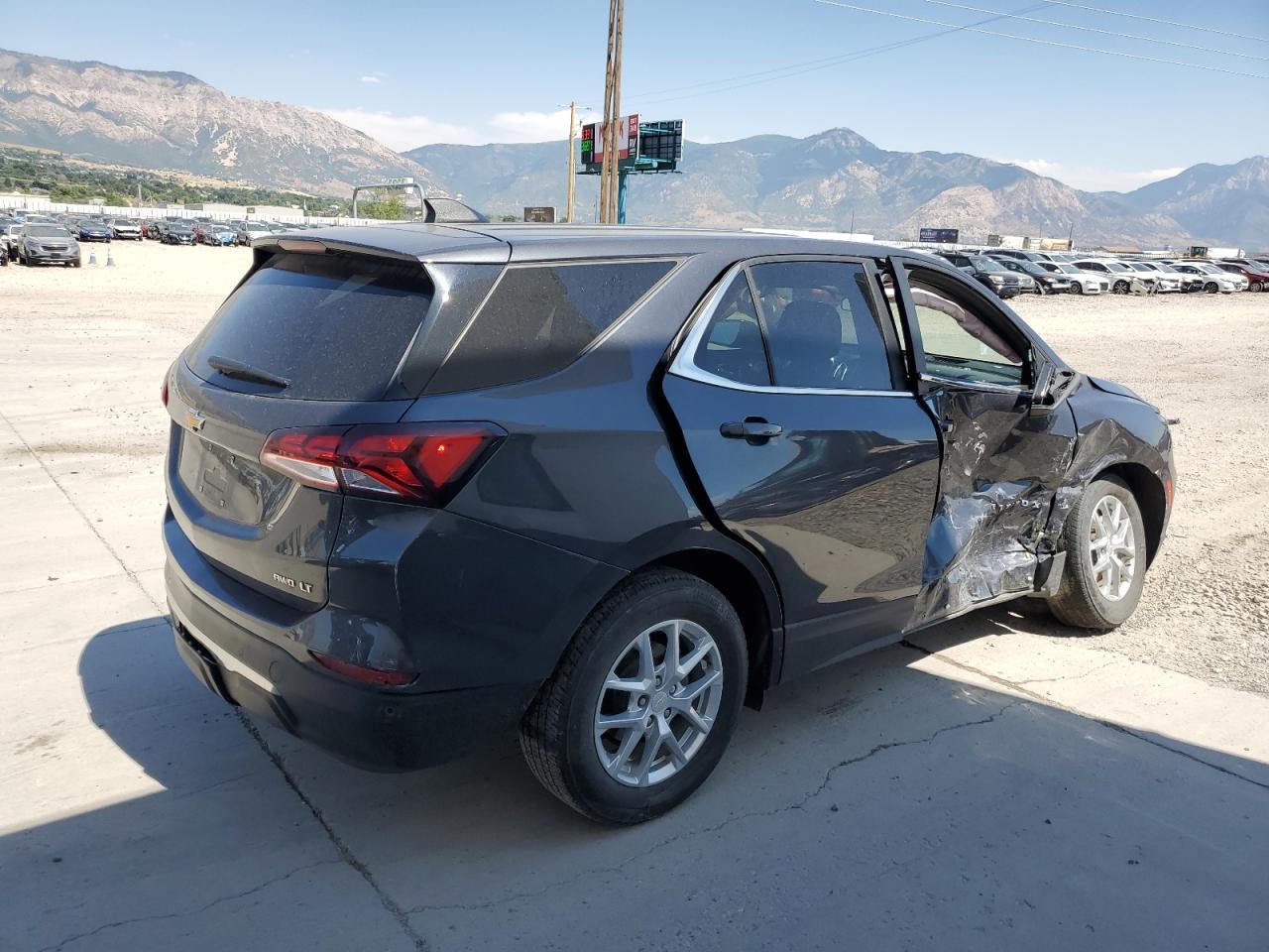 2022 Chevrolet Equinox Lt - Image 3