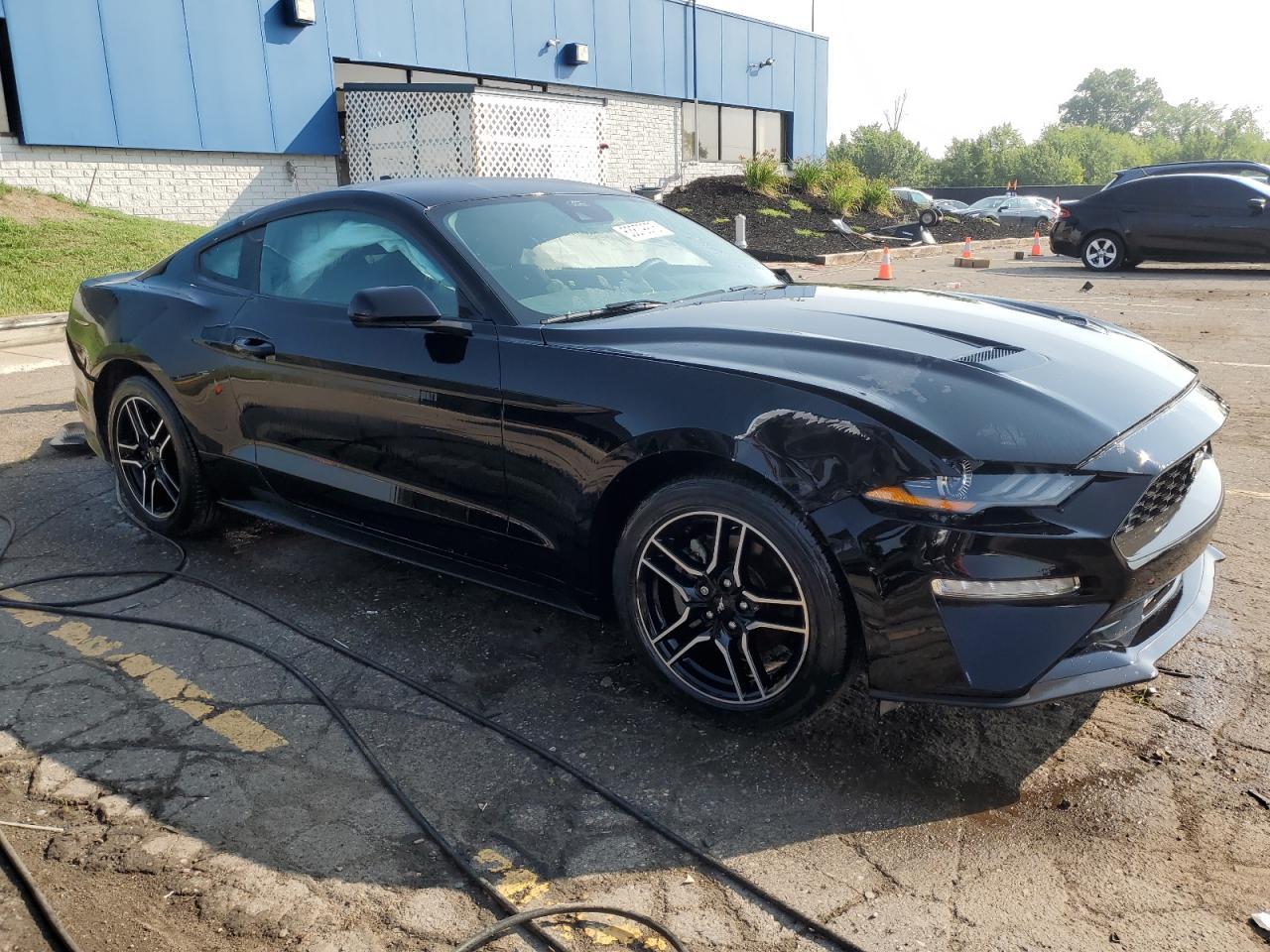 2021 Ford Mustang - Фото 4