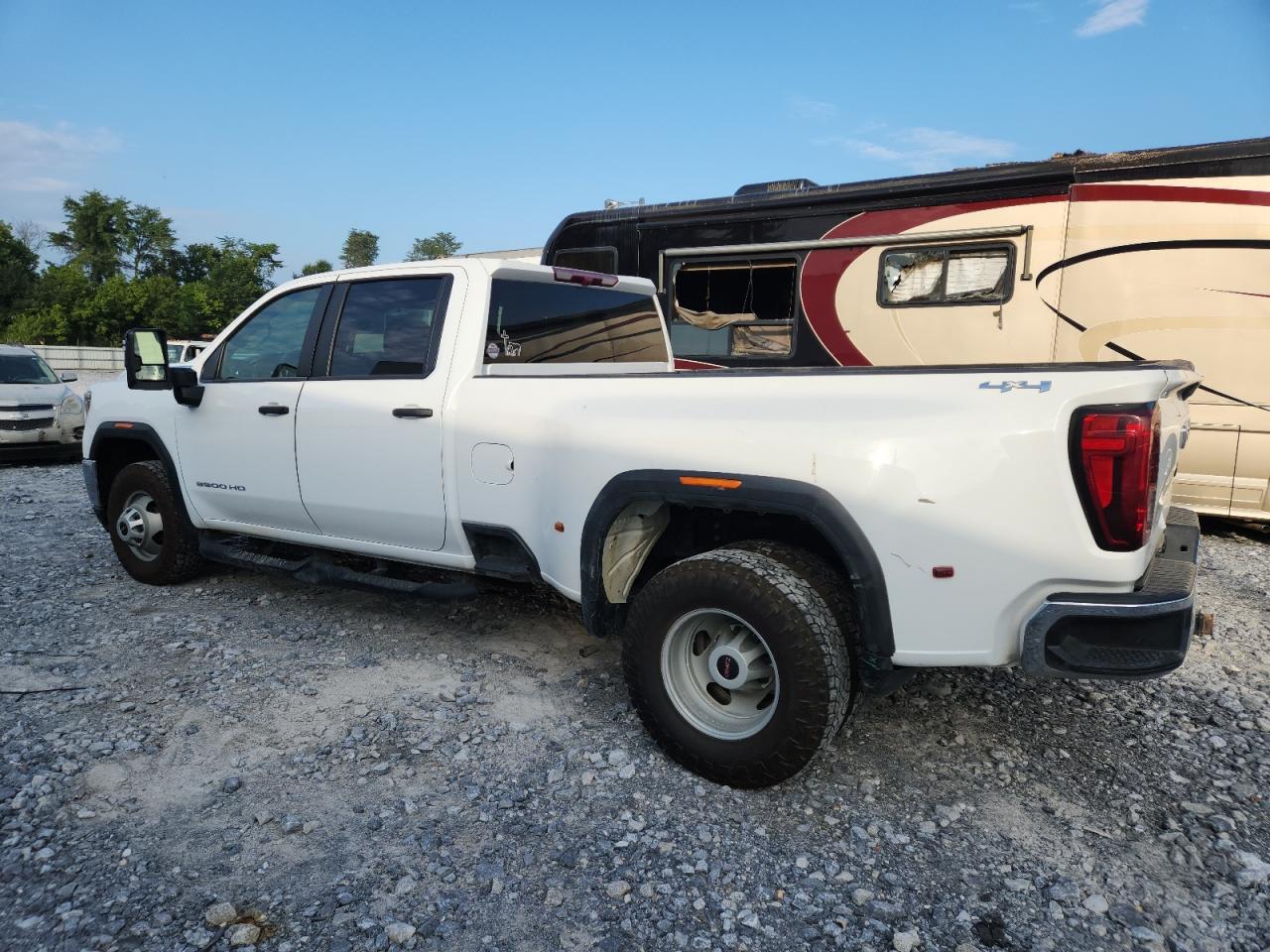 2023 GMC Sierra 3500 Hd Pro C - Image 2