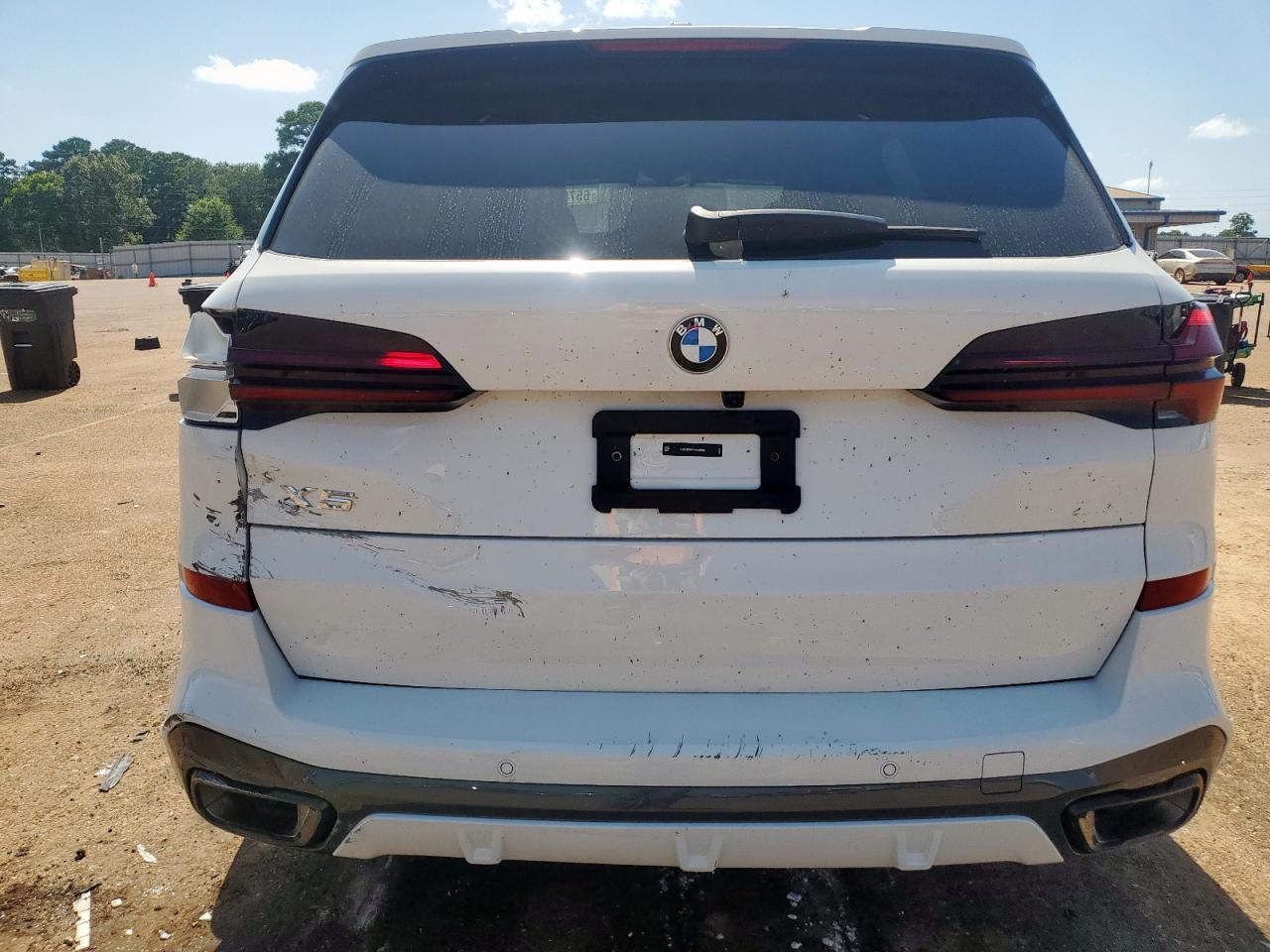 2025 BMW X5 xDrive40I - Image 6