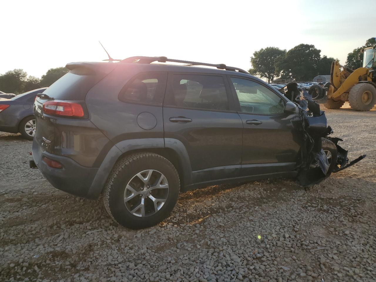 2015 Jeep Cherokee Trailhawk - Фото 3