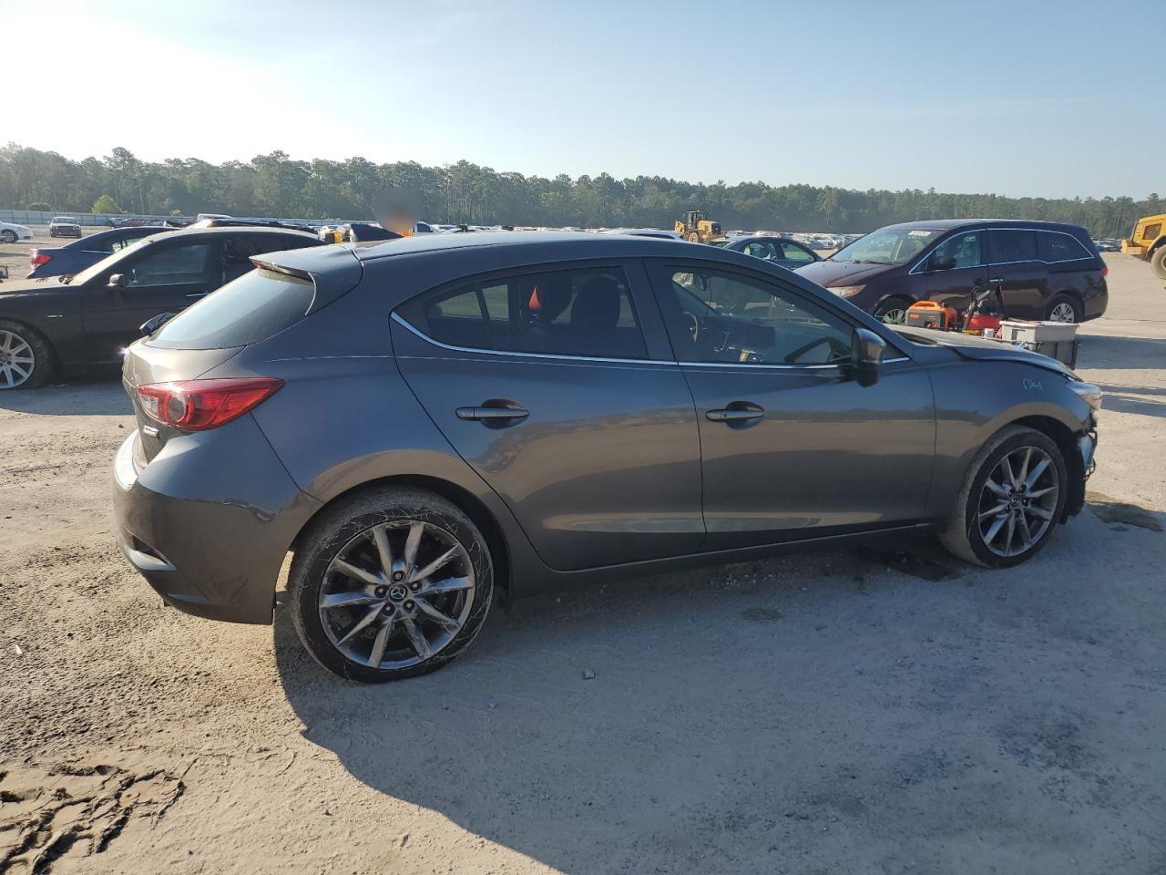 2018 Mazda 3 Touring - Фото 3
