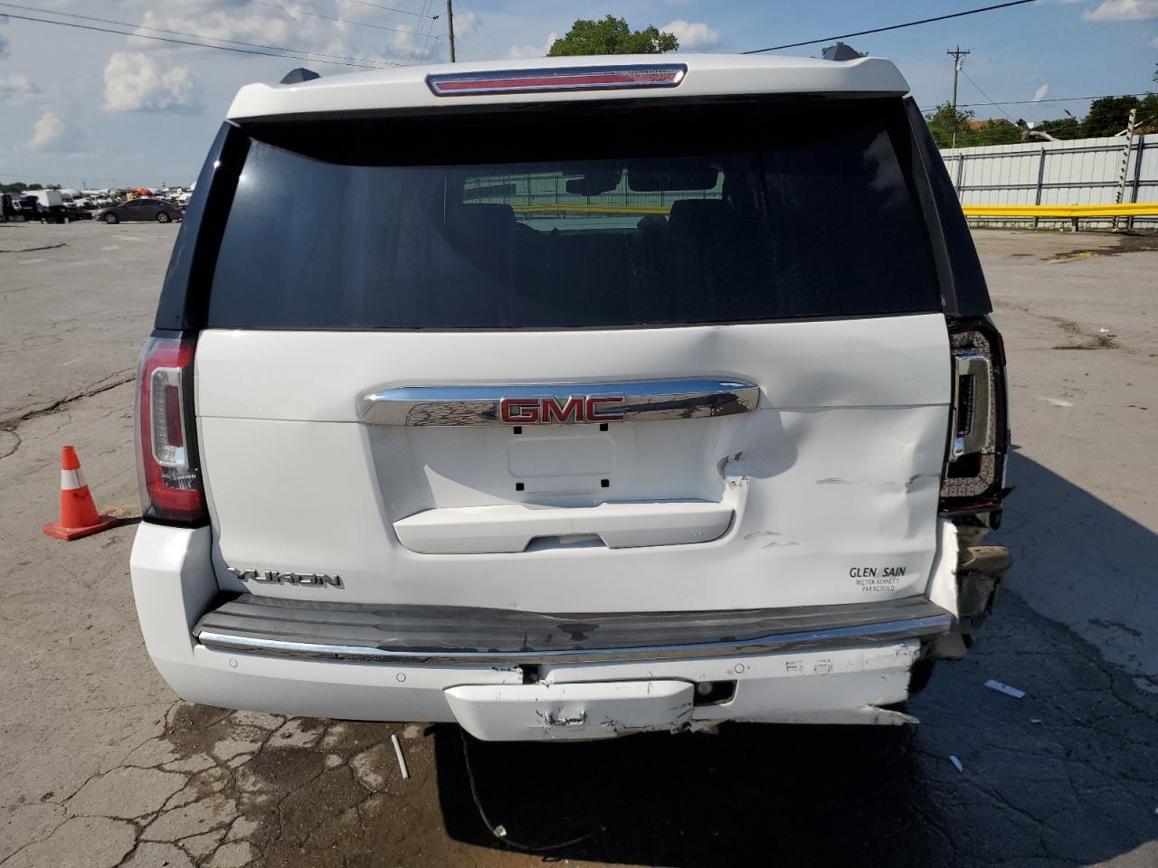 2016 GMC Yukon Denali - Image 6