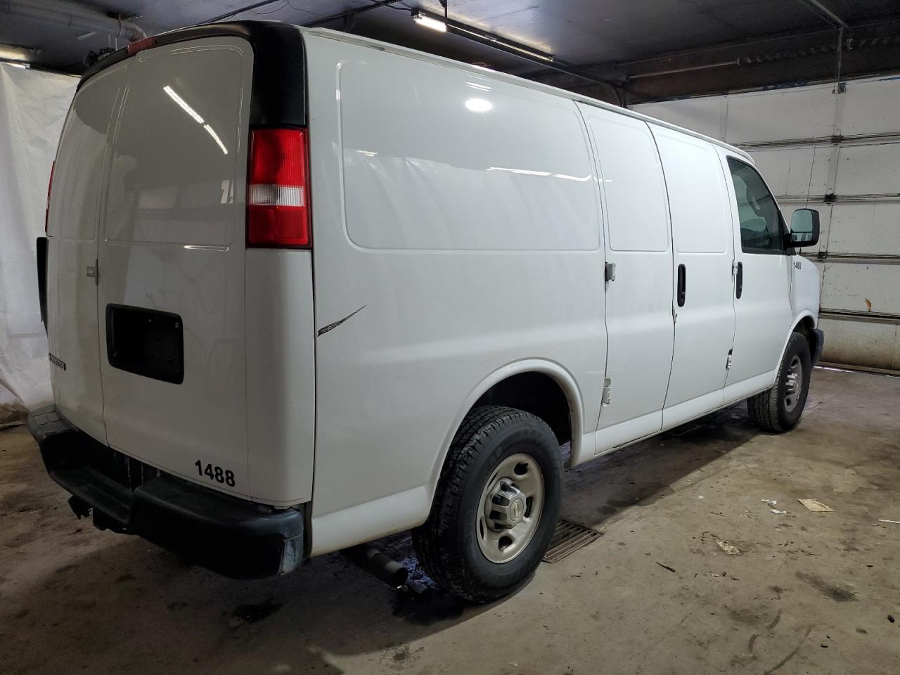 2021 Chevrolet Express G2500 - Фото 3