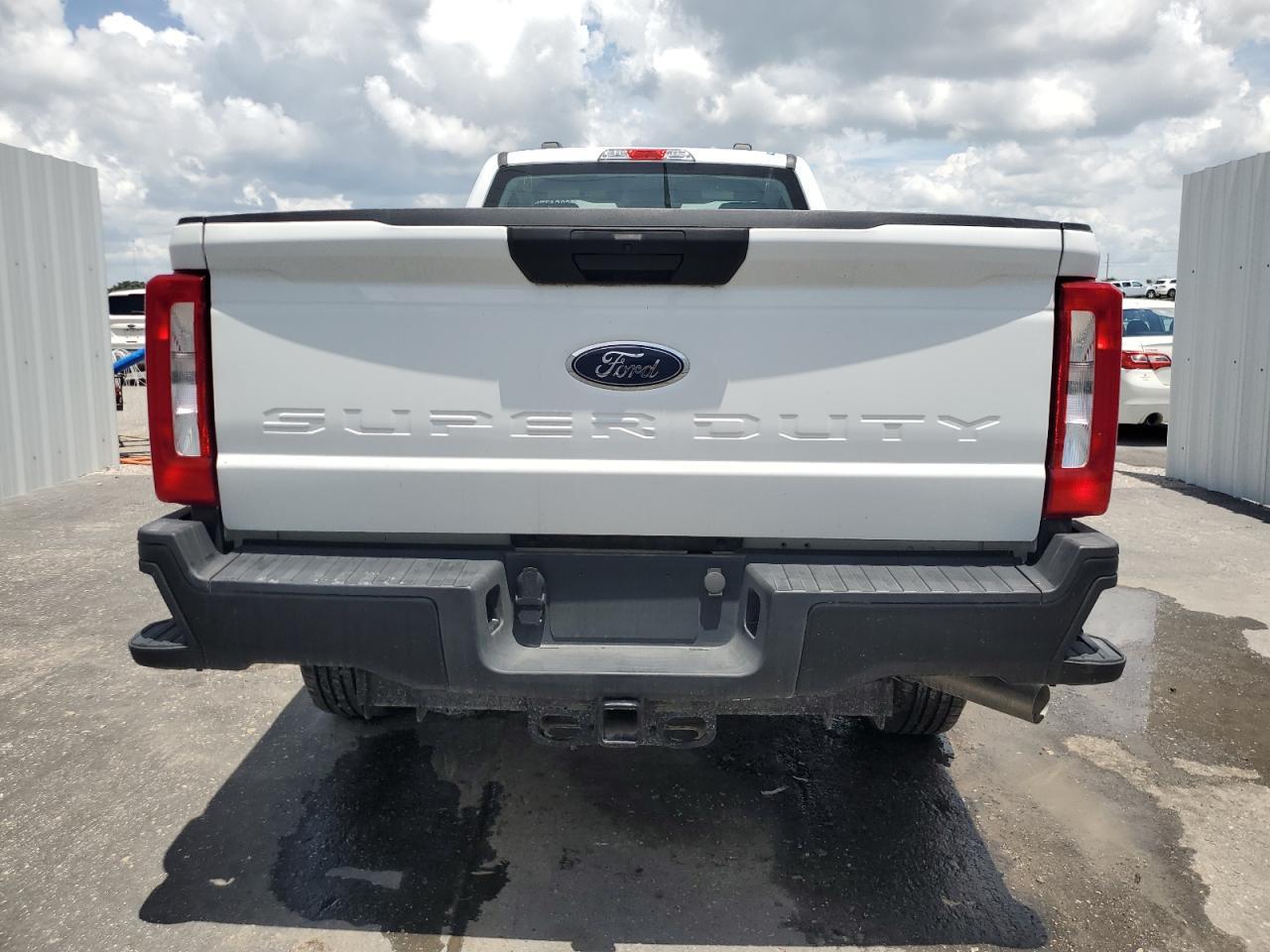 2024 Ford F250 Super Duty - Фото 6