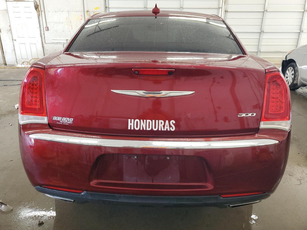 2018 Chrysler 300 Touring - Image 6