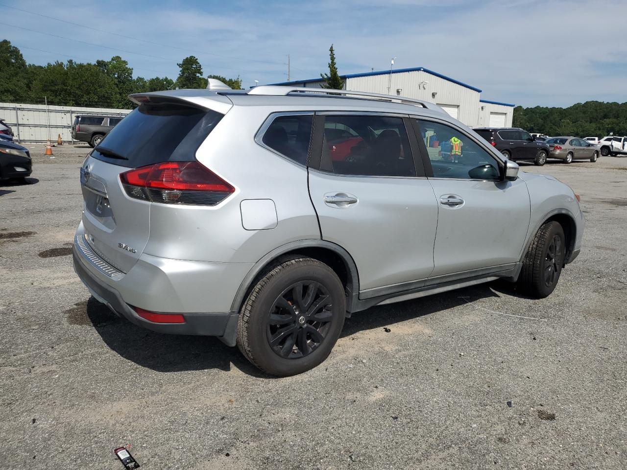 2018 Nissan Rogue S - Фото 3