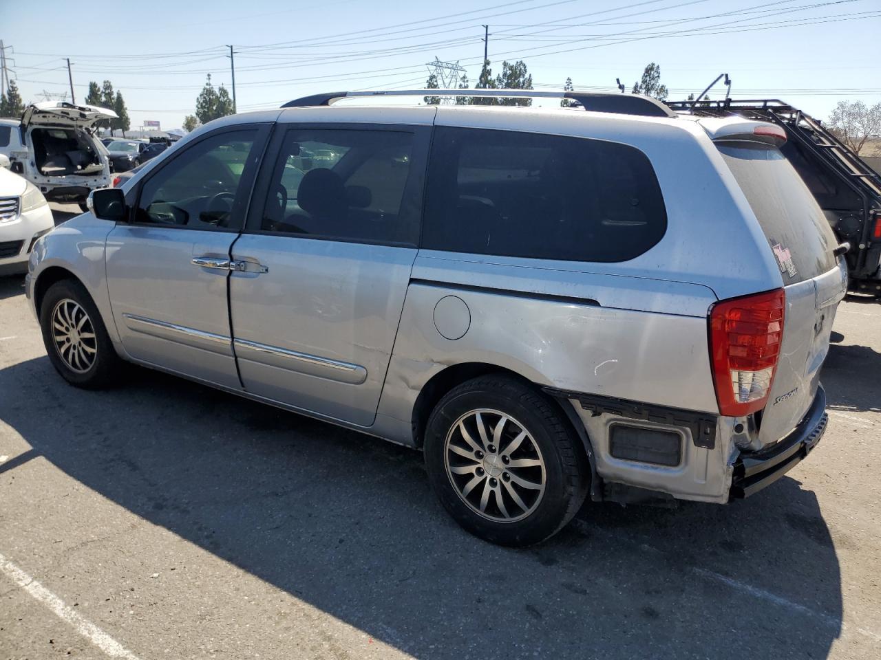 2011 Kia Sedona Ex - Image 2