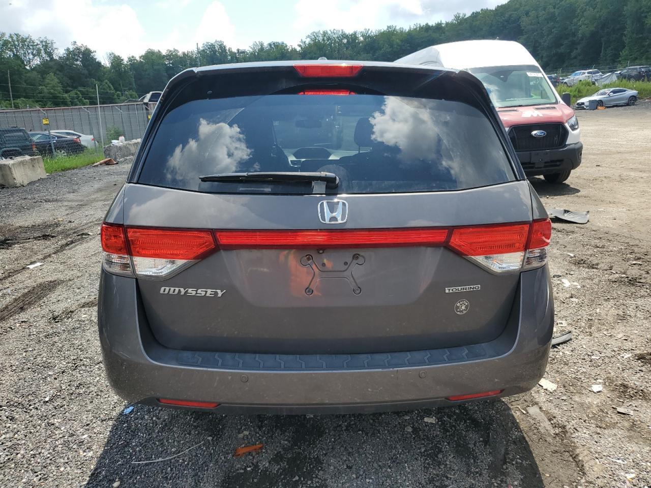 2017 Honda Odyssey Touring - Image 6