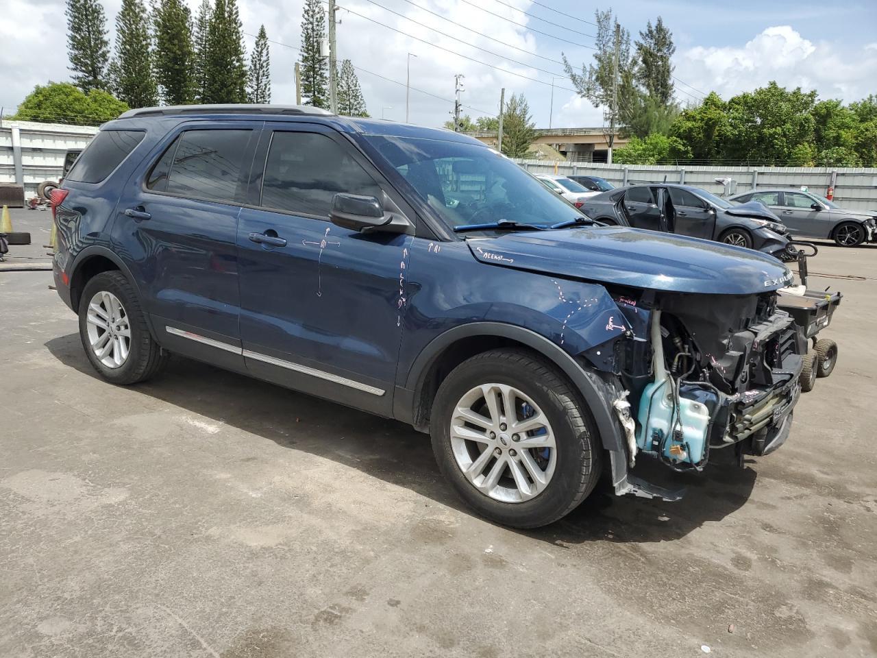 2017 Ford Explorer Xlt Xlt - Фото 4