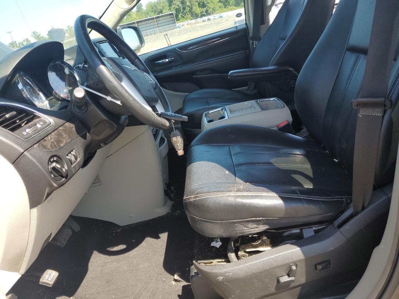 2015 Chrysler Town & Country Touring Touring - Image 7