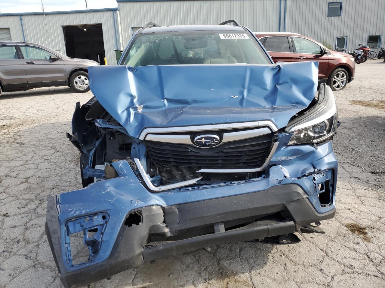 2019 Subaru Forester Premium - Фото 5